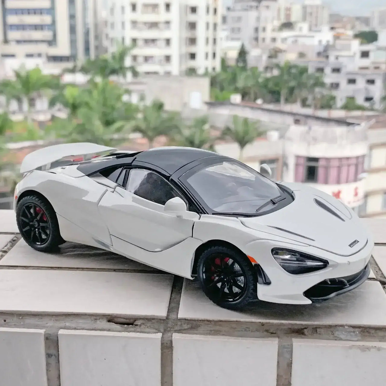 1 :24 MCLAREN 720S SPIDER ALLOY DIECAST MODEL