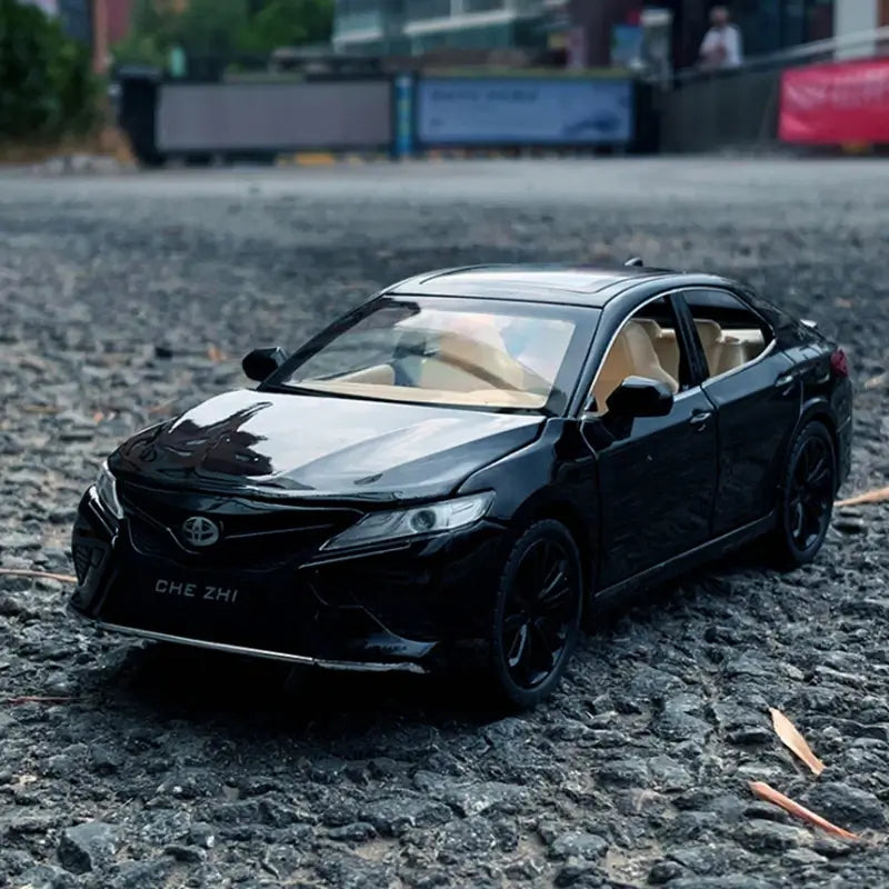 1:24 TOYOTA CAMRY ALLOY DIECAST MODEL