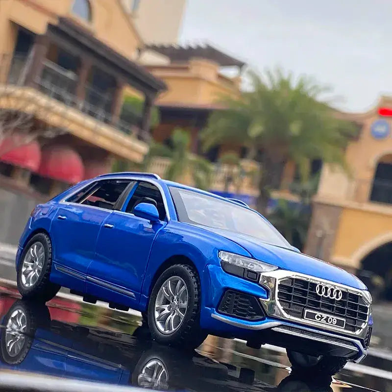 1:24 AUDI Q8 SUV ALLOY DIECAST MODEL