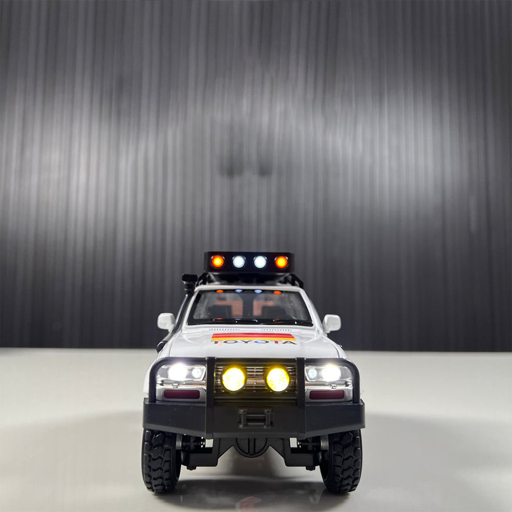 1:24 TOYOTA LAND CRUISER LC80 ALLOY DIECAST MODEL