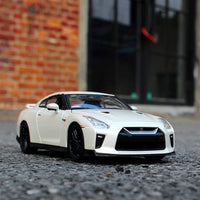 Thumbnail for BURAGO 1:24 NISSAN GT-R 2017 DIECAST MODEL