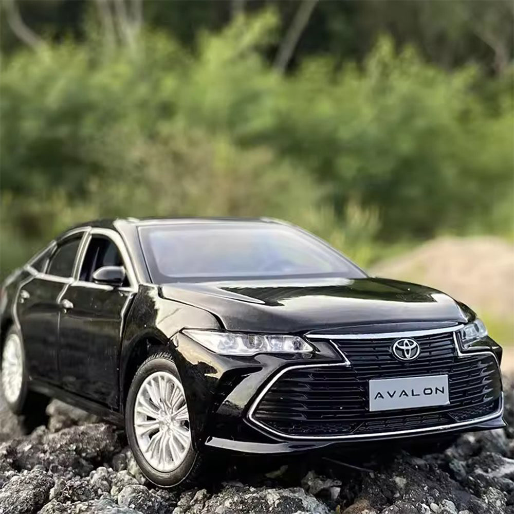 1:24 TOYOTA AVALON  ALLOY DIECAST MODEL