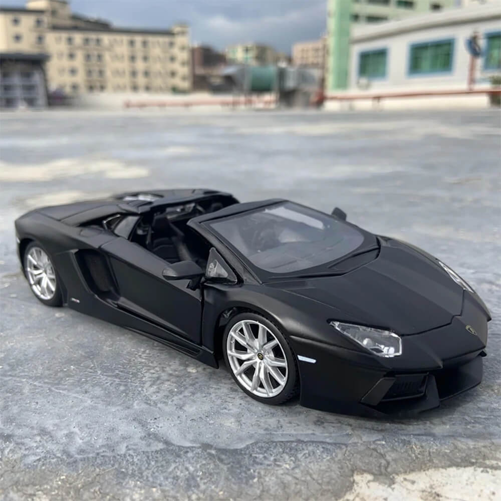 MAISTO 1:24LAMBORGHINI AVENTADOR LP 700-4 ROADSTER DIECAST MODEL