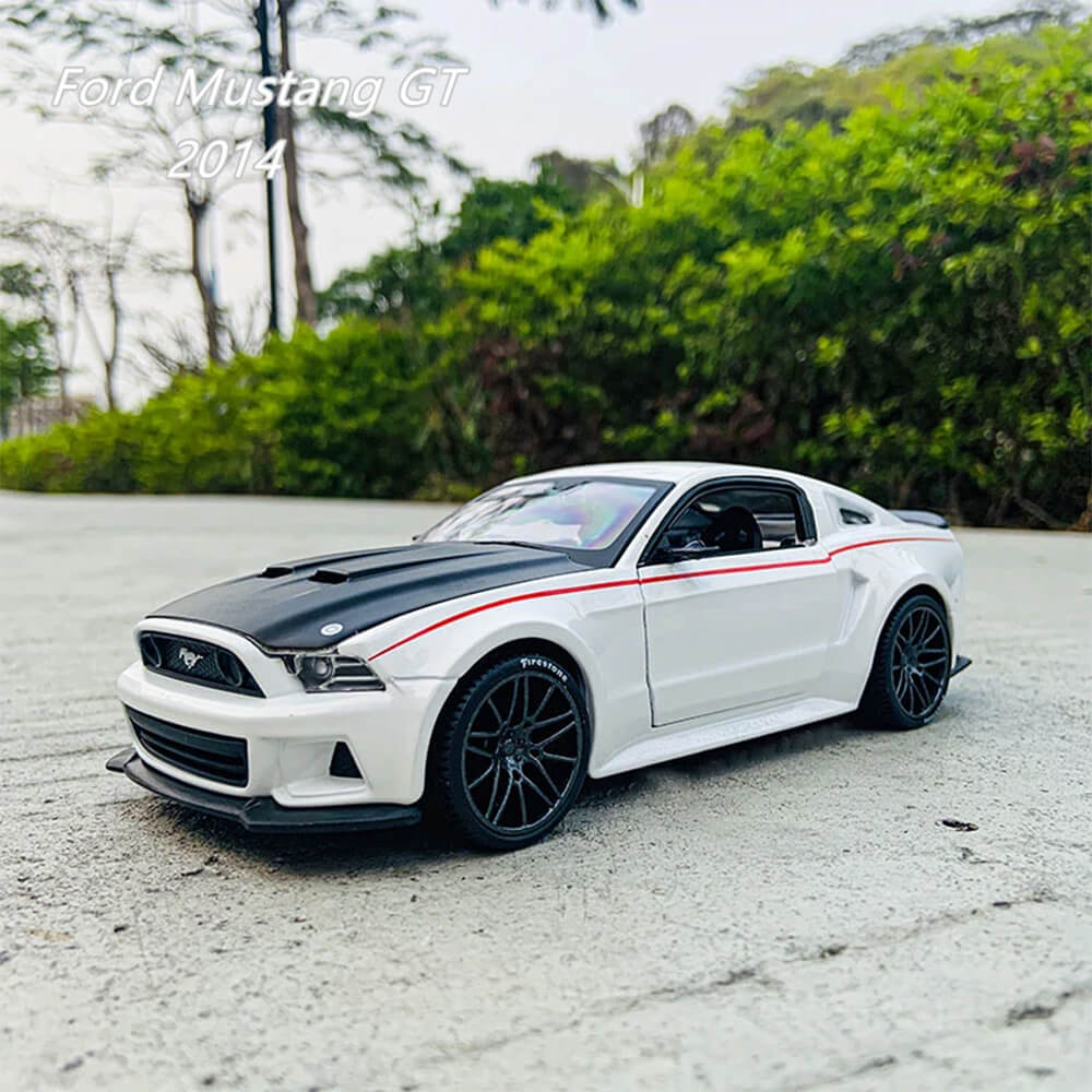 MAISTO 1:24 FORD MUSTANG GT STREET RACER 2014 DIECAST MODEL