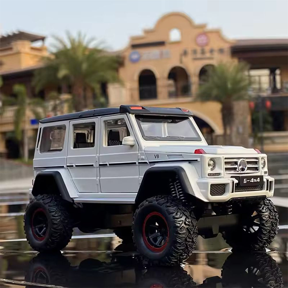 1:24 MERCEDES BENZ G500 ALLOY DIECAST MODEL