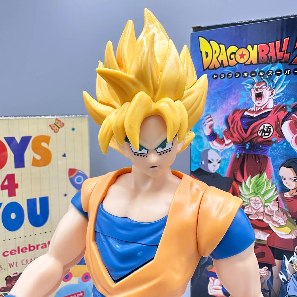 DRAGON BALL Z GOKU SAIYAN FIGURE SET