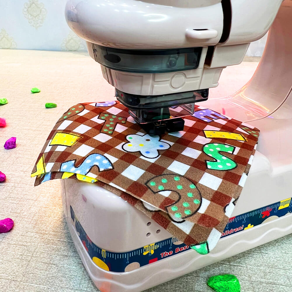 REALISTIC SEWING MACHINE FOR KIDS