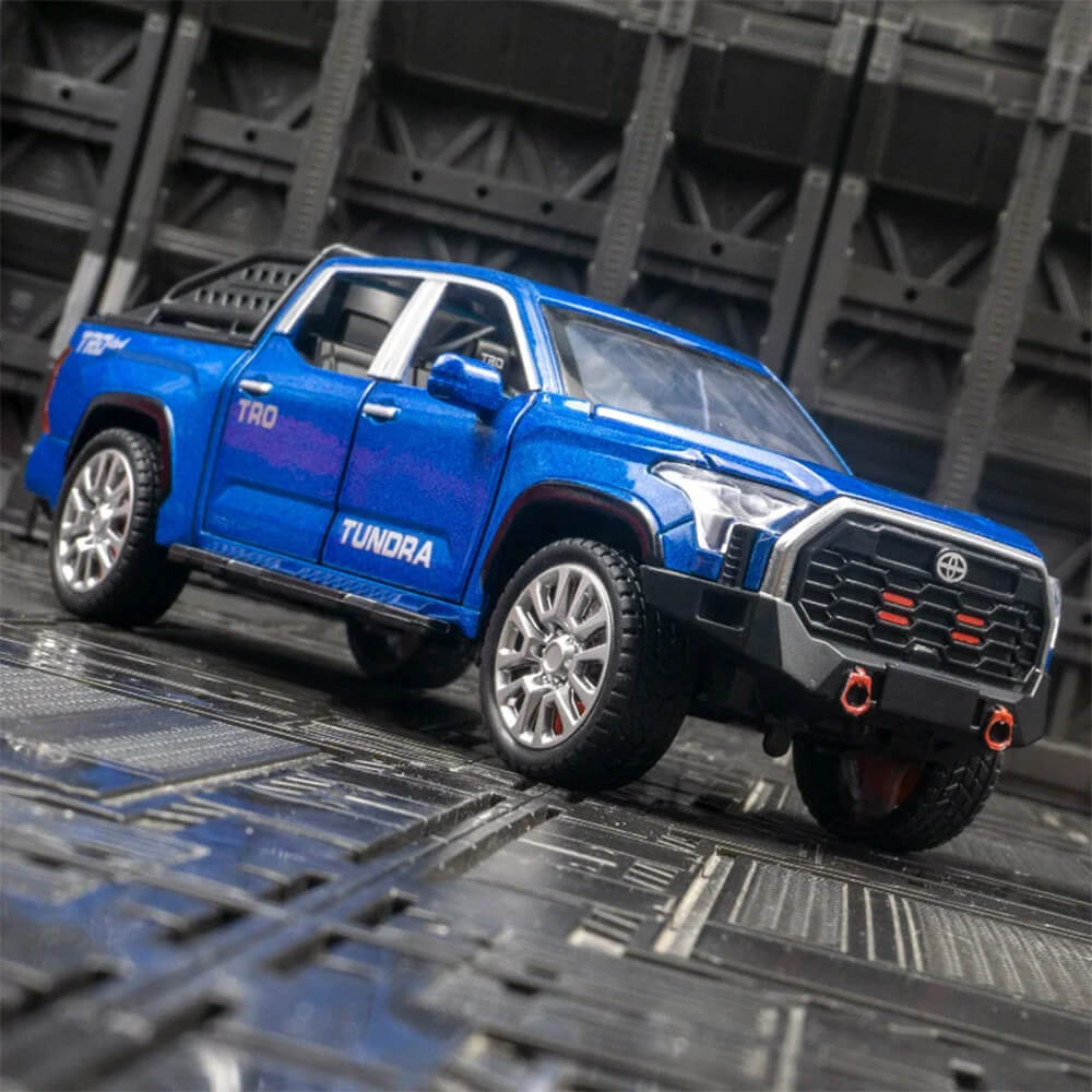 1:24 TOYOTA  TUNDRA 4x4  CLASS ALLOY DIECAST MODEL