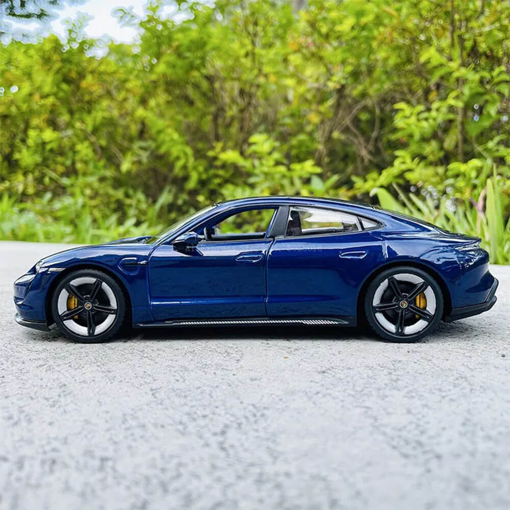 BURAGO 1:24 PORSCHE TAYCAN TURBO S DIECAST MODEL BL