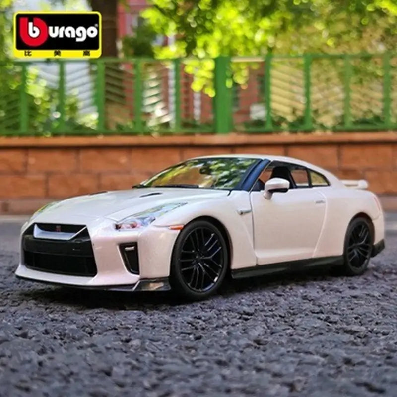 BURAGO 1:24 NISSAN GT-R 2017 DIECAST MODEL