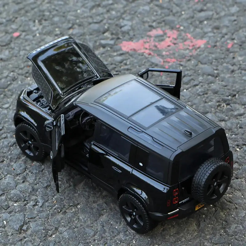 BURAGO 1:24 2022 LAND ROVER DEFENDER 110 DIECAST MODEL