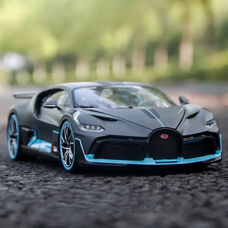 MAISTO 1:24 BUGATTI DIVO DIECAST MODEL