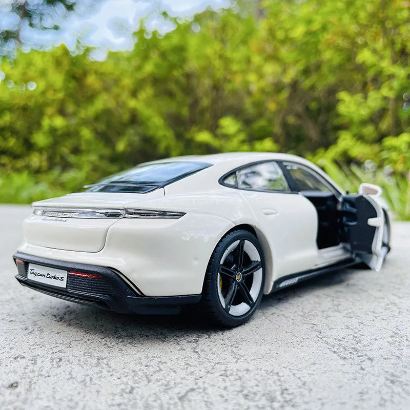 BURAGO 1:24 PORSCHE TAYCAN TURBO S DIECAST MODEL WH