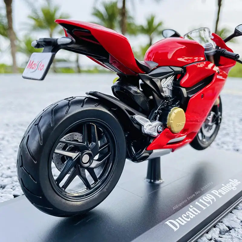 MAISTO 1:12 DUCATI 1199 PANIGALE ALLOY DIECAST MODEL