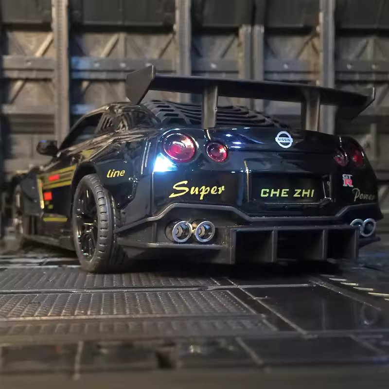 1:24 NISSAN GT-R35 ALLOY DIECAST MODEL