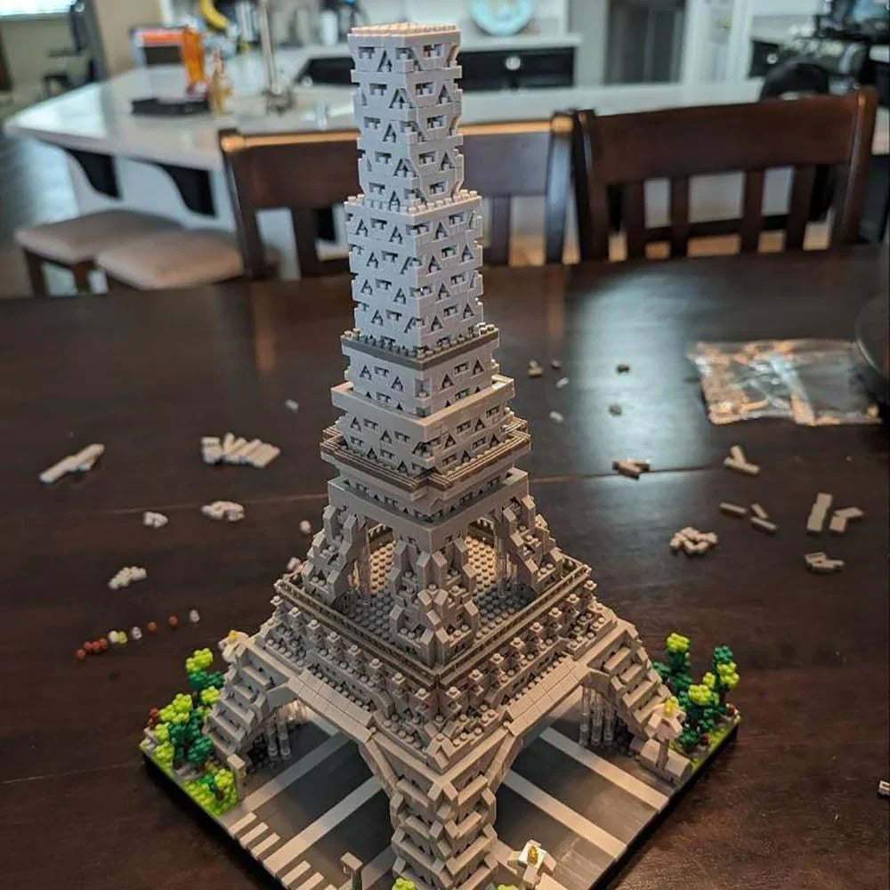 EIFFEL TOWER BUILDING BLOCKS SET 3000 + PCS MASTERPIECE KIT