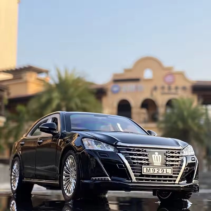 1:24 TOYOTA CROWN ALLOY DIECAST MODEL