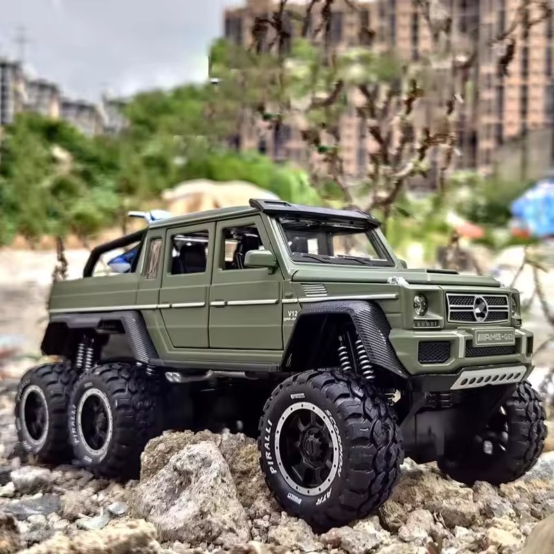1:24 MERCEDES-BENZ G63 6X6 ALLOY DIECAST MODEL