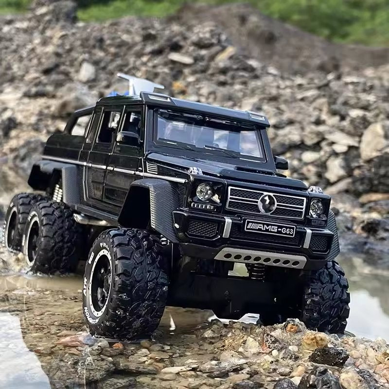 1:24 MERCEDES-BENZ G63 6X6 ALLOY DIECAST MODEL