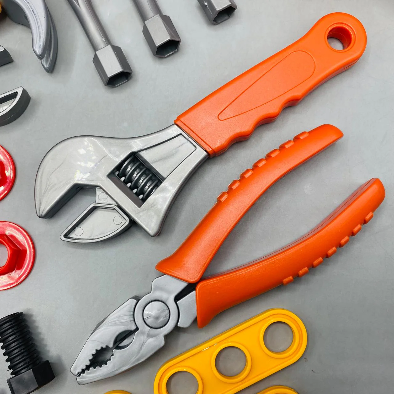 ENGINEERING TOOLS SET BRIEFCASE