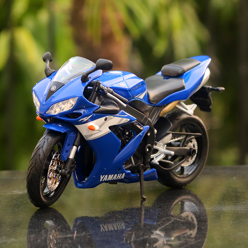 MAISTO 1:12 YAMAHA R1 DIECAST MODEL