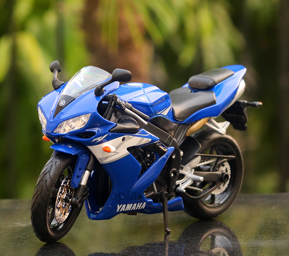 MAISTO 1:12 YAMAHA R1 DIECAST MODEL